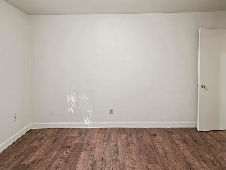 Westport Edge Apartments — Photo 26