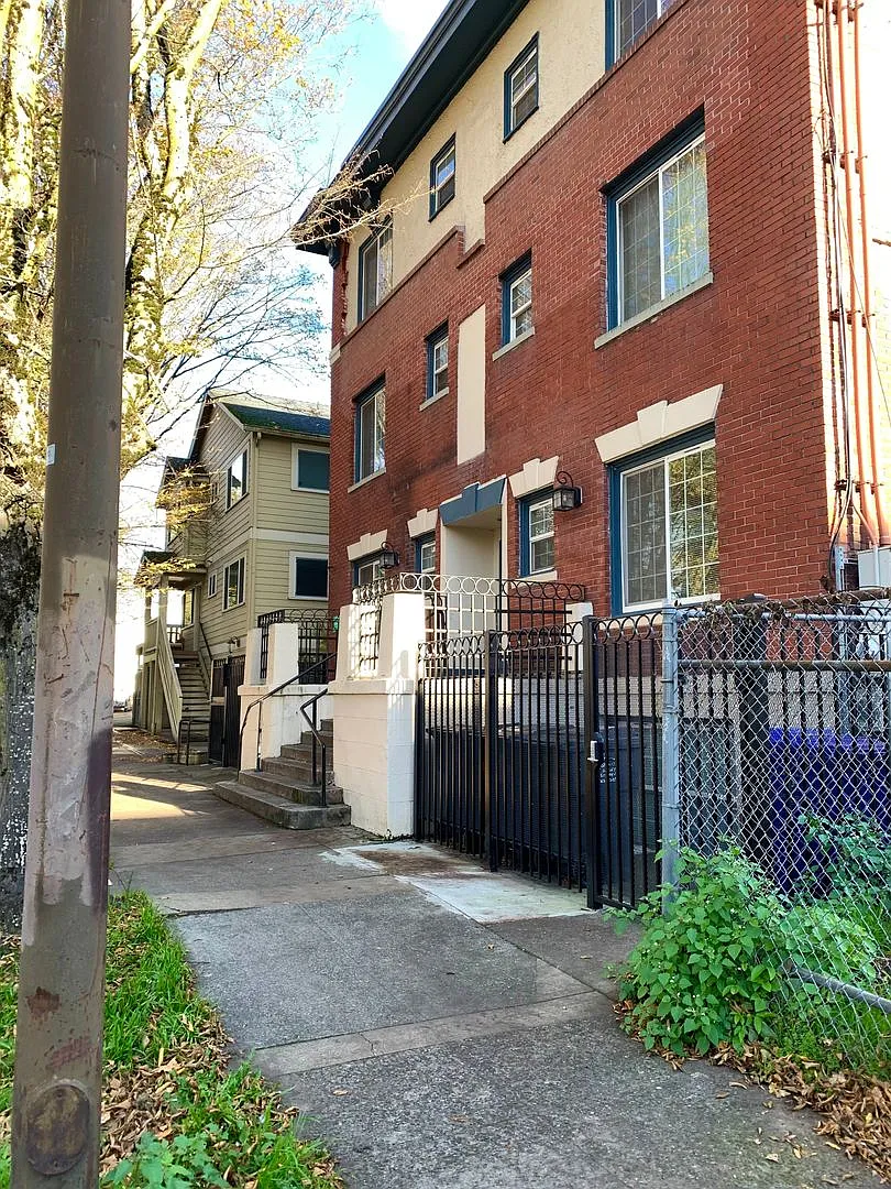 Vancouver Ave. — Photo 2