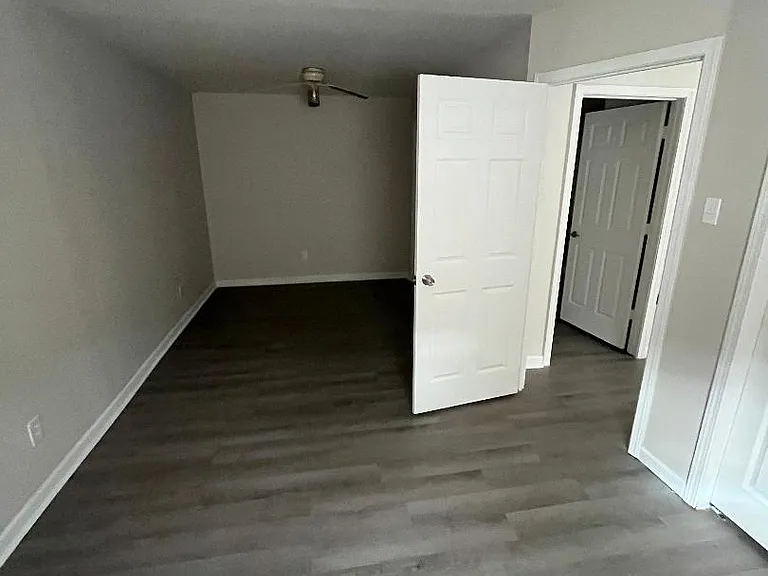 307 Decker St — Photo 4