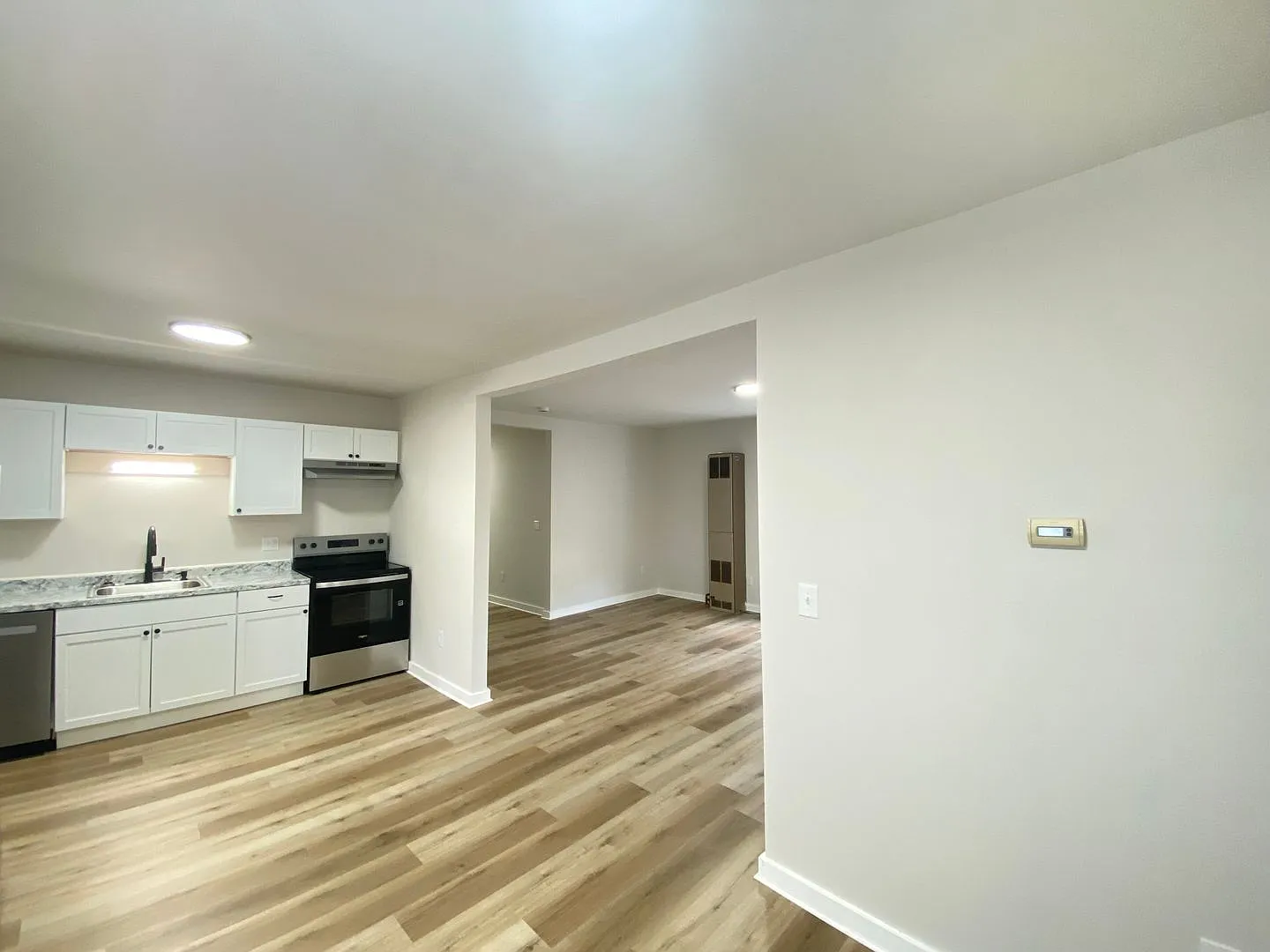 3 bed, 1.0 bath, 1193 sqft, $1,995 — Photo 2