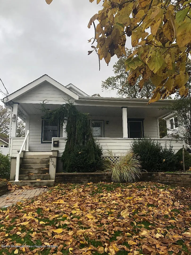 329 Wells Ave photo 1