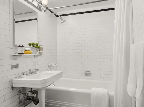 353 West 56th Street image 5 of 14