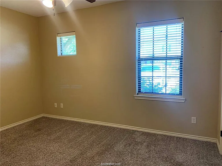 3329 Lieutenant Ave — Photo 5