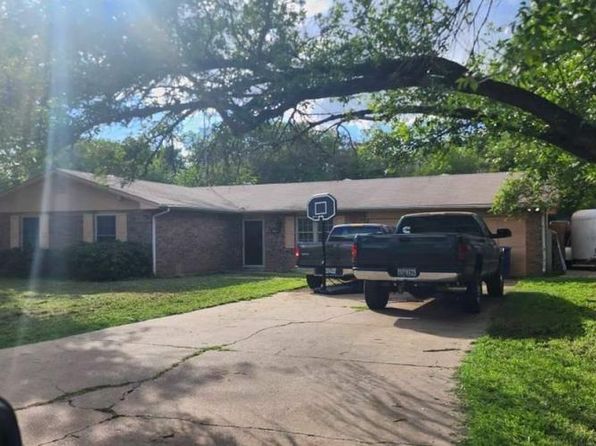 704 Sesame Ln