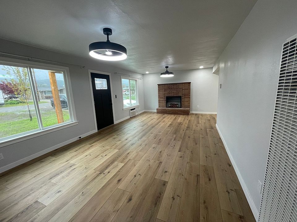 1st image of 148 & 148-1/2 Winema Way