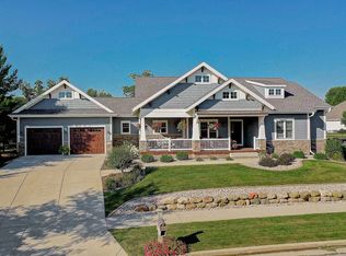 1800 Brookside Ln, Waunakee, WI 53597
