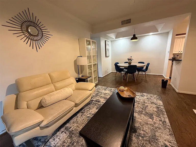 4041 Drake St #102 — Photo 3
