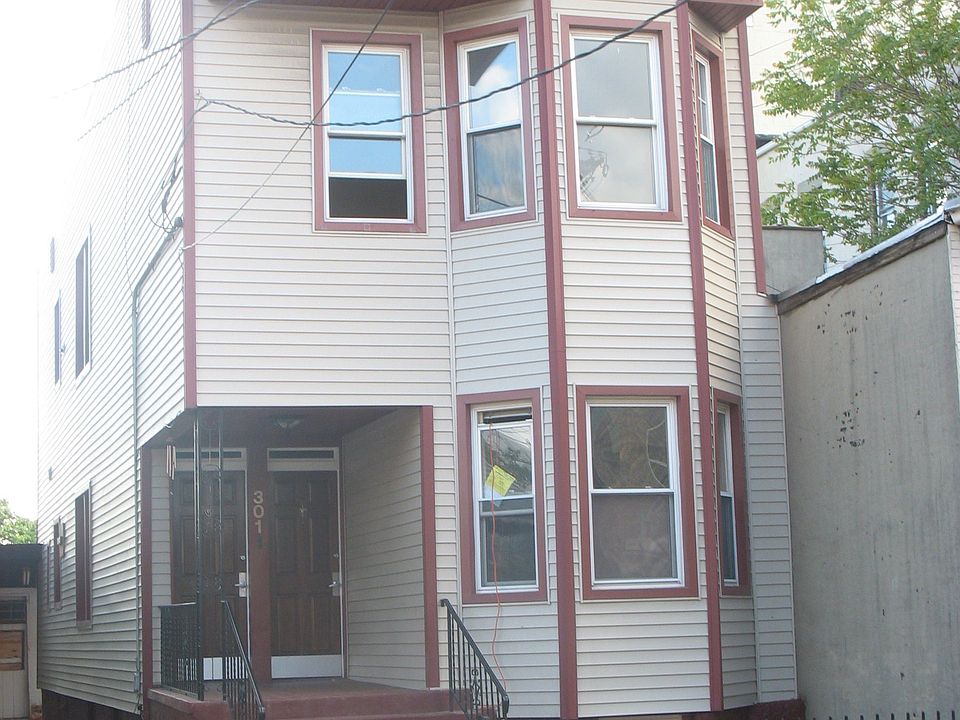 301 Forrest With Driveway