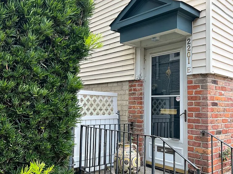 Newly Renovated 3 Bed, 2 Bath Near Campus — Photo 3