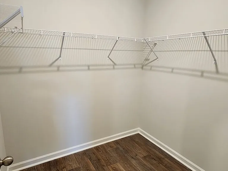 932 Woodside Creek Ln — Photo 10
