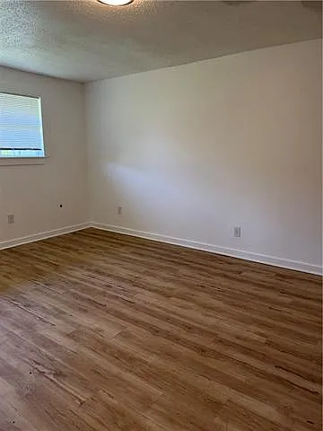 2335 Kraft Pl — Photo 8