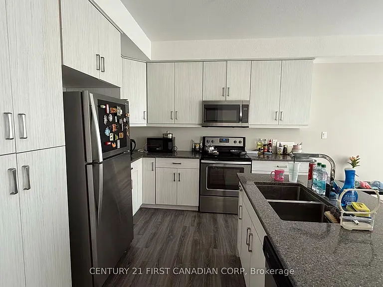 968 West Village Sq — Photo 4