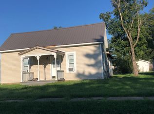 204 N Maple St, Stover, MO 65078
