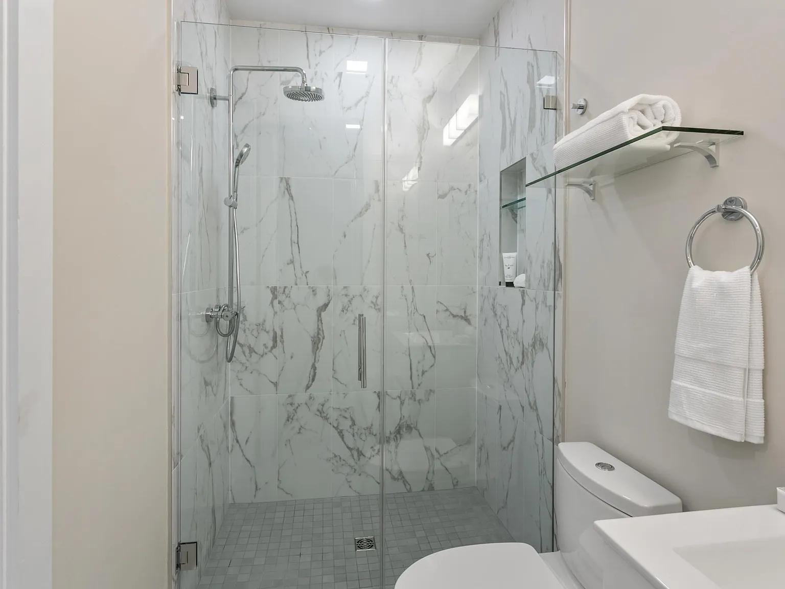 1819 Vernon St NW — Photo 3