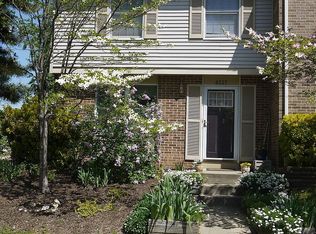 8337 Bark Tree Ct, Springfield, VA 22153