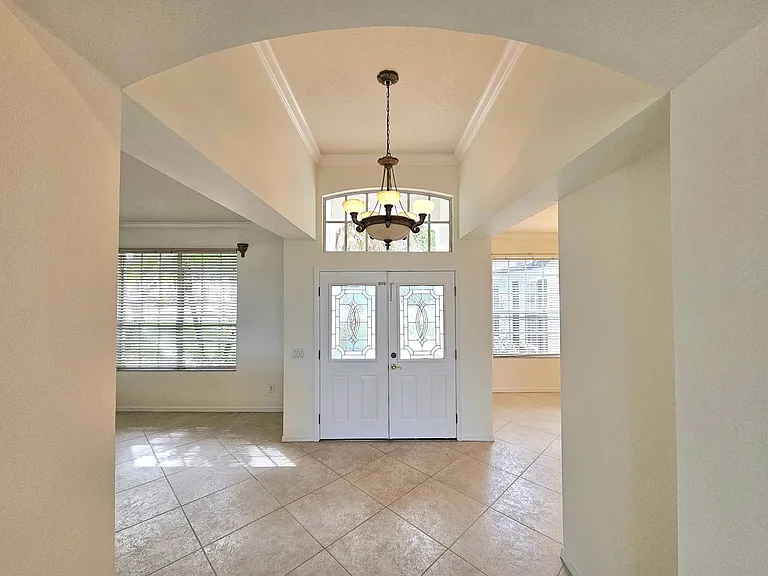 7209 Colonial Lake Dr — Photo 4