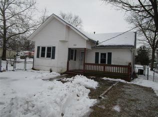 404 E Martin St, Perry, MO 63462