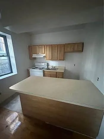 89 Wolfs Ln #4 — Photo 2