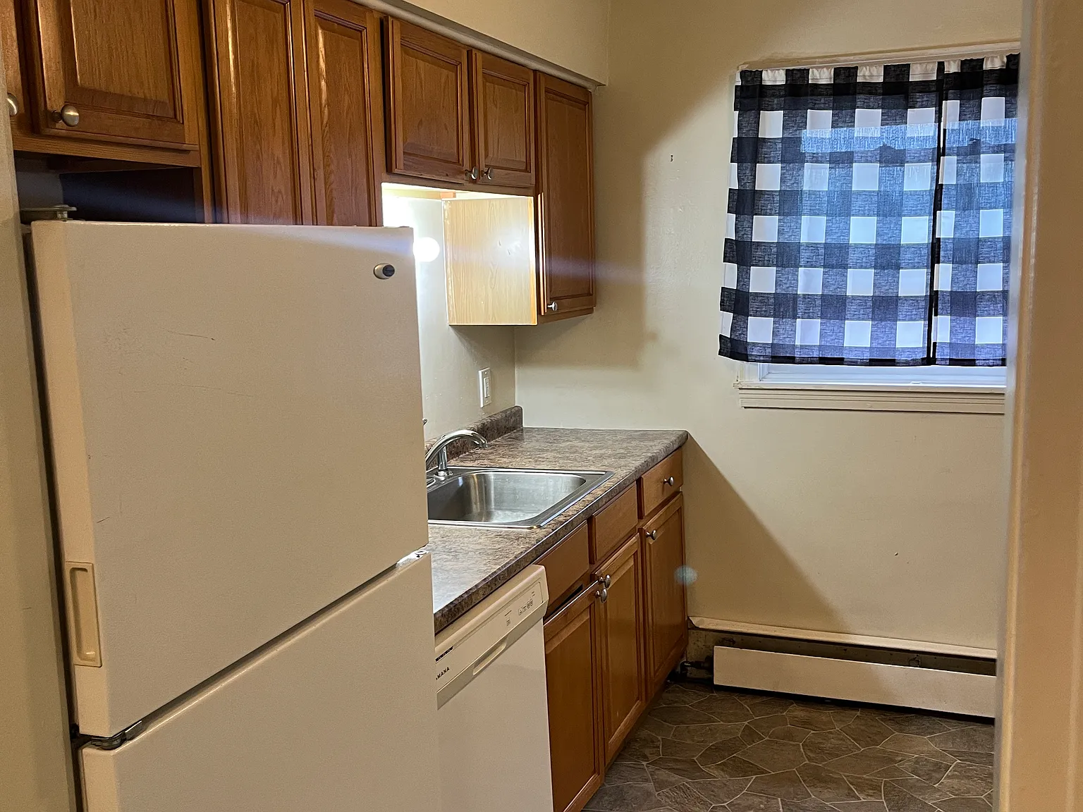 2 bed, 675 sqft, $1,300 — Photo 4
