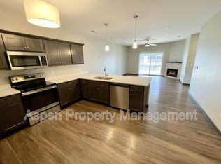 2871 Spring Rose Cir #211, Coralville, IA 52241