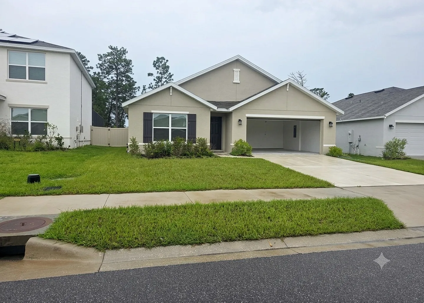 Gorgeous 4 bedroom 2 bathroom home — Photo 2