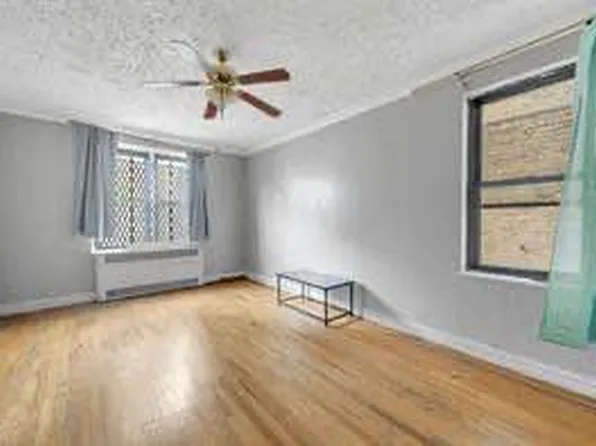 2025 Valentine Avenue image 11 of 13