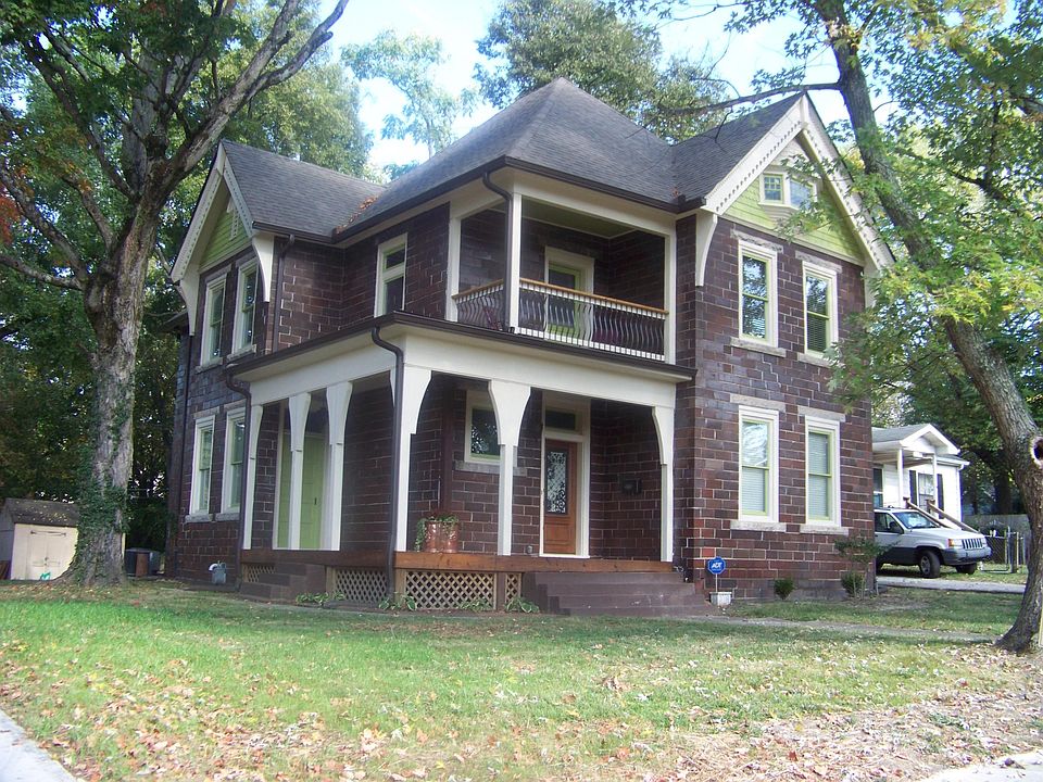 1st image of 2331 NE Washington Ave