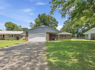 2204 S 26th Pl, Muskogee, OK 74401