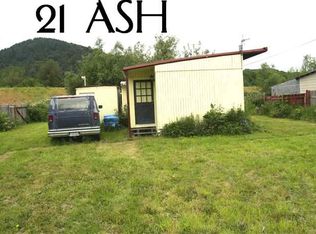 21 Ash Klamath, Klamath, CA 95548