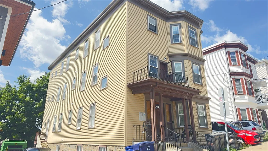 3 bed, 1.0 bath, 1500 sqft, $3,200 — Photo 1