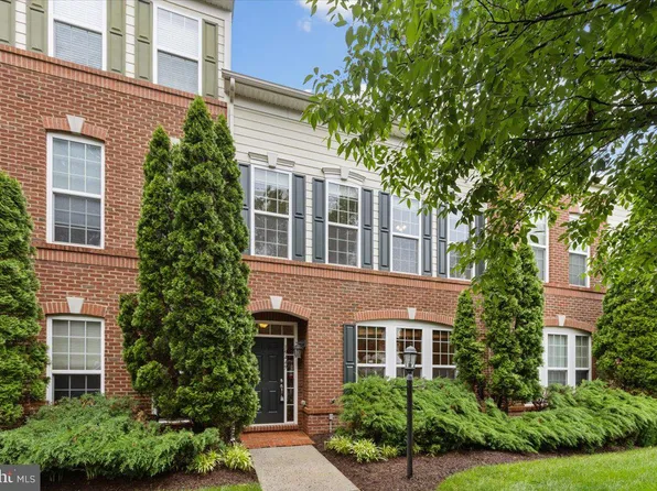 19449 Coppermine Sq, Leesburg, VA 20176