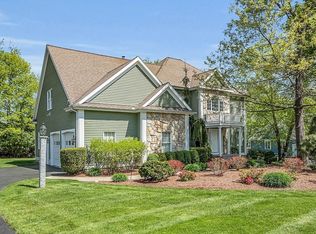 28 Royal Oaks Way, Leominster, MA 01453