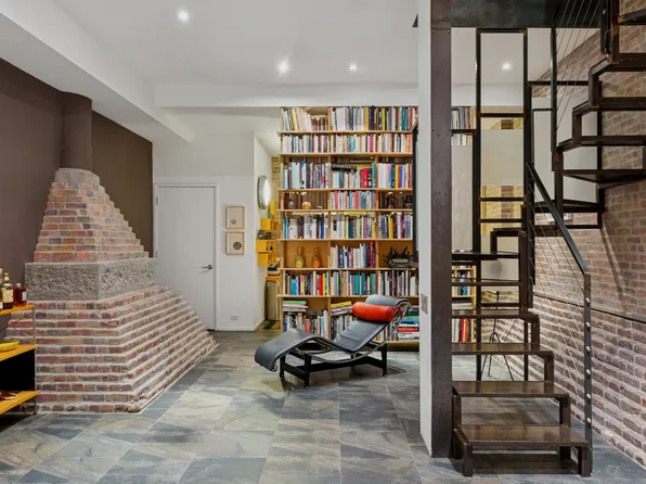 28 Old Fulton Street image 9 of 20