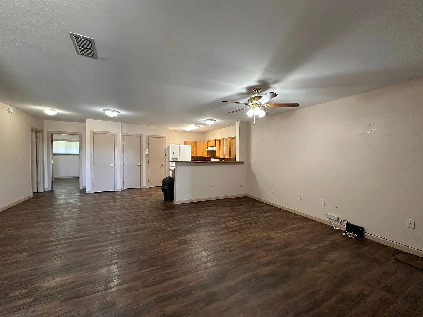 411 Sunrise Dr — Photo 2