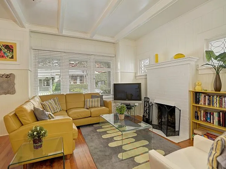 Thornton Ave — Photo 5