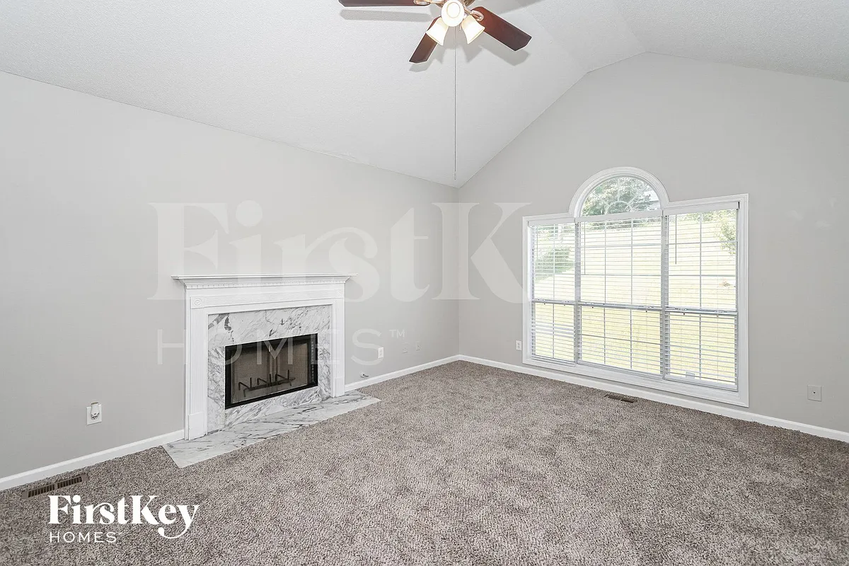 Building Photo - 7775 Poppy Dr