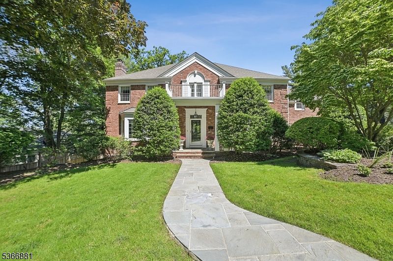 1st image of 77 Dale Dr