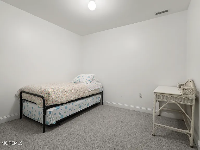 12 Riviera Dr — Photo 18