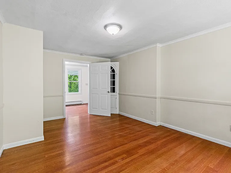 2355 Shepard Ave — Photo 8