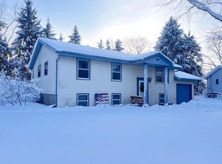 217 Franklin Ct, Dousman, WI 53118