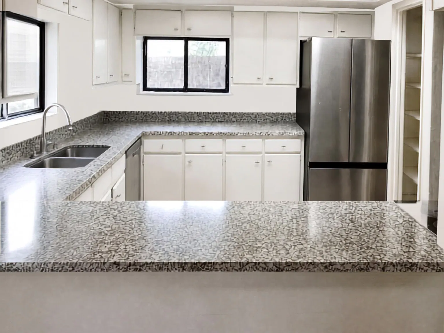 4 bed, 2.5 bath, $2,000 — Photo 3