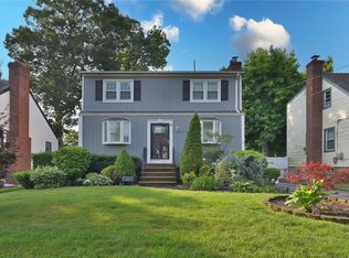 65 Foster Ave, Valley Stream, NY 11580