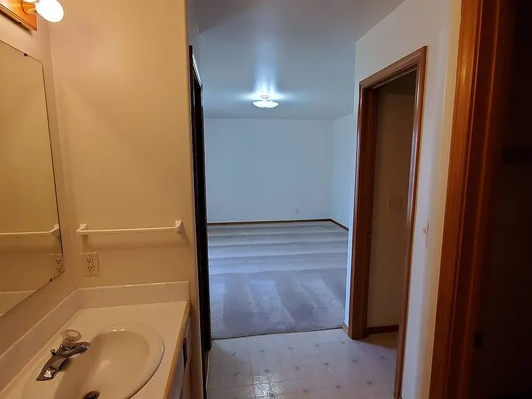 9506 Goodrich Rd SE — Photo 13