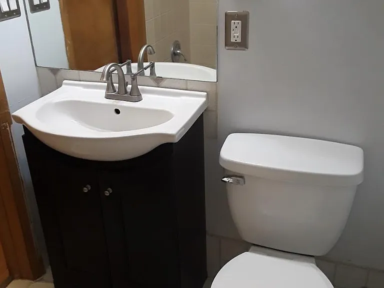 566 Clarence Ave — Photo 9