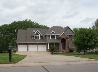 3717 SW Kings Forest Rd, Topeka, KS 66610