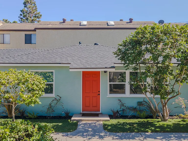 1929 Anaheim Ave — Photo 8