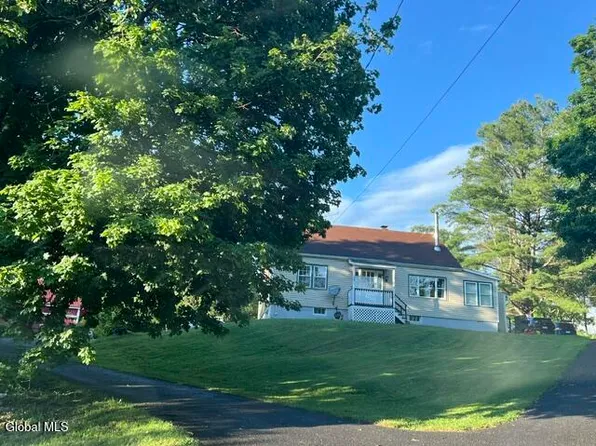 43 Frisbee Street, East Chatham, NY 12060