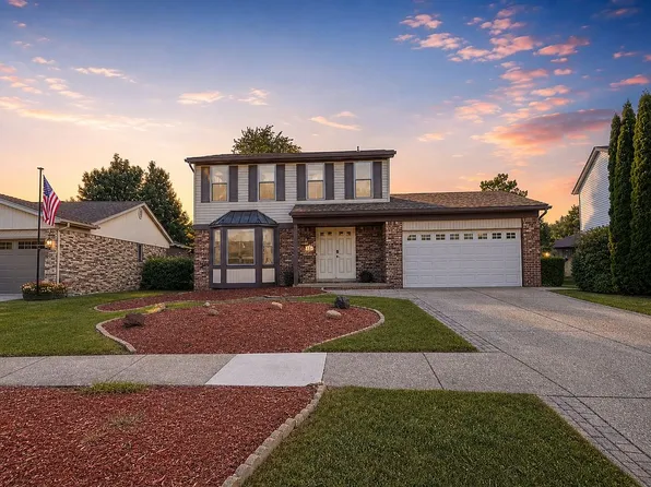 47122 Blueridge Dr, Macomb, MI 48044