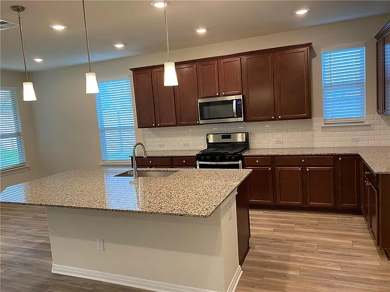 3421 Charade Dr — Photo 8