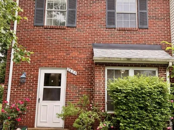 2833 Lee Landing Ct, Falls Church, VA 22043